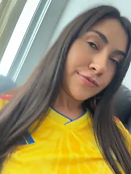 miel latina online show from June 2026 08:55:02 PM