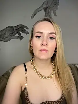 Snapshot of KiraBerht chatting on March 2026 09:07:01 PM KiraBerht online show from March 2026 09:07:01 PM