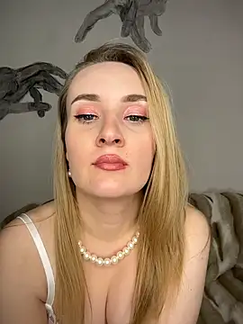 Snapshot of KiraBerht chatting on March 2026 04:24:01 PM KiraBerht online show from March 2026 04:24:01 PM