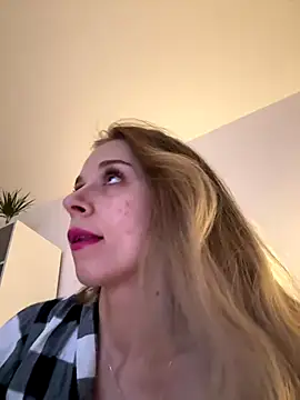 Snapshot of BabyAnais chatting on October 2025 05:48:02 PM BabyAnais online show from October 2025 05:48:02 PM