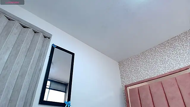 Hanna Lee   online show from April 2026 08:01:02 PM