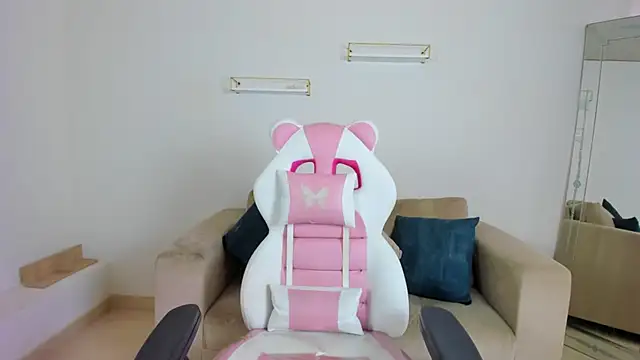 april smiith online show from February 2026 12:26:01 PM