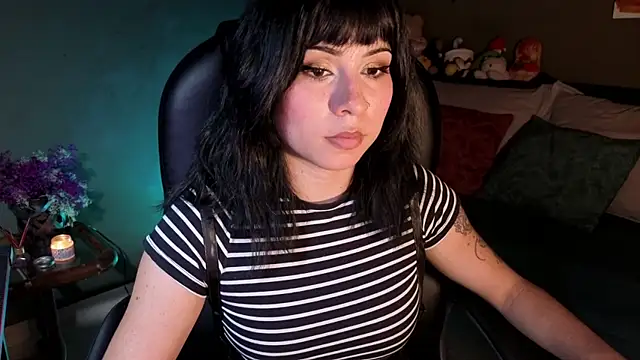 GaiaJoness online show from November 2025 07:16:02 PM