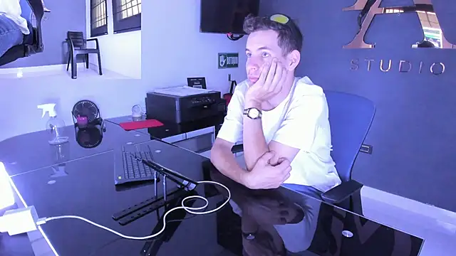 lara and danny online show from September 2025 04:34:02 PM