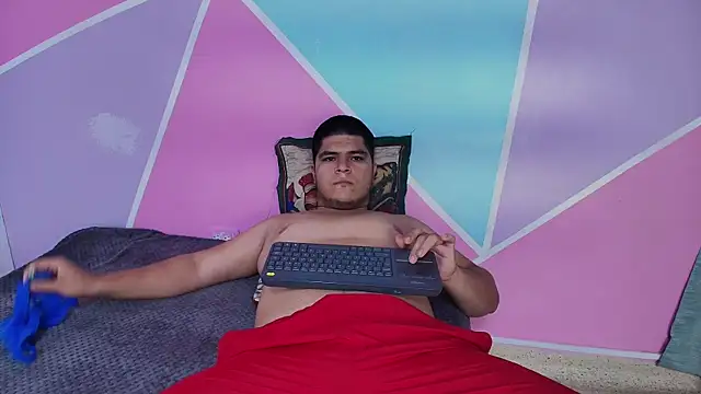 naomi campbel  online show from February 2026 08:38:01 PM