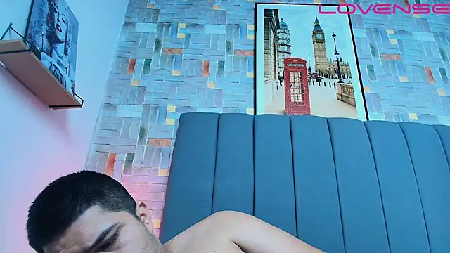 naomi campbel  online show from March 2026 08:35:02 PM