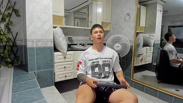 Thomas moon online show from September 2025 12:16:01 PM