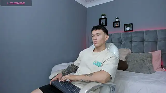 Thomas moon online show from September 2025 12:50:02 PM