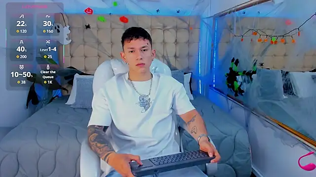 Thomas moon online show from October 2025 01:39:01 PM