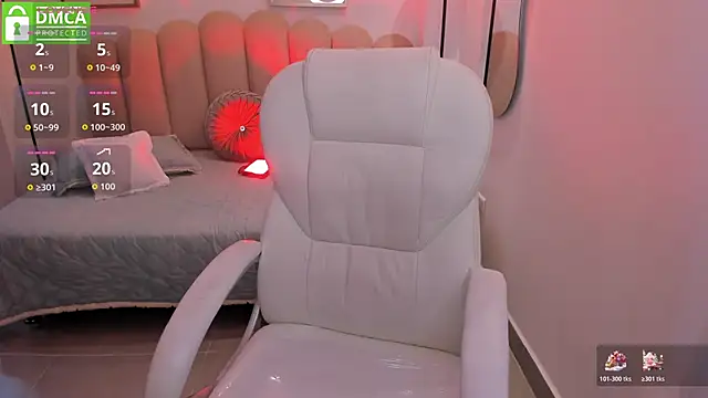 Karliie kloss  online show from November 2025 04:48:02 AM