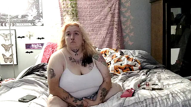 Snapshot of vanessraine chatting on June 2026 01:52:02 AM vanessraine online show from June 2026 01:52:02 AM