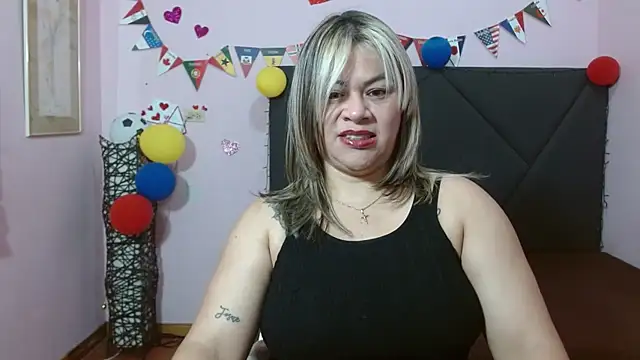 Snapshot of pamela_echeverria chatting on June 2026 11:18:02 AM pamela echeverria online show from June 2026 11:18:02 AM
