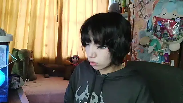 Terraelowen online show from April 2026 07:58:01 PM