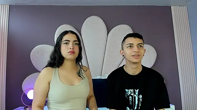 NickandAbby  online show from November 2025 03:32:02 PM