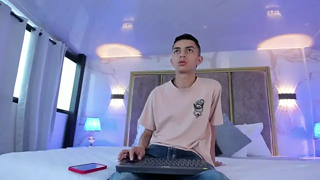 NickandAbby  online show from April 2026 07:18:02 PM