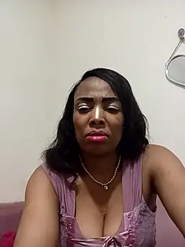 Snapshot of SEXYMOANSXX chatting on October 2025 07:05:02 AM SEXYMOANSXX online show from October 2025 07:05:02 AM