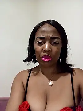 Snapshot of SEXYMOANSXX chatting on February 2026 05:17:01 AM SEXYMOANSXX online show from February 2026 05:17:01 AM