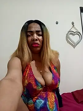 Snapshot of SEXYMOANSXX chatting on June 2026 05:50:02 PM SEXYMOANSXX online show from June 2026 05:50:02 PM