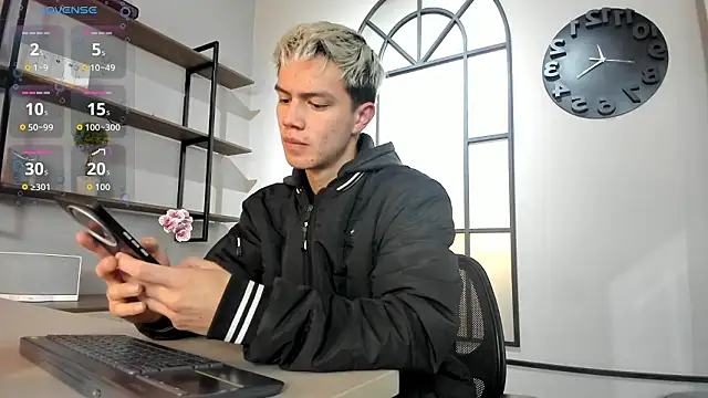 Snapshot of nicktorn chatting on February 2026 12:48:02 PM nicktorn online show from February 2026 12:48:02 PM