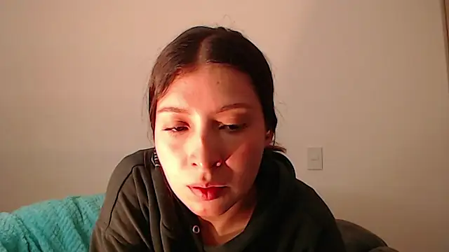 Snapshot of -Ivonny chatting on October 2025 10:33:02 PM -Ivonny online show from October 2025 10:33:02 PM