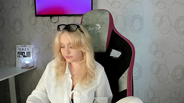 Julliakoill online show from March 2026 09:26:02 AM