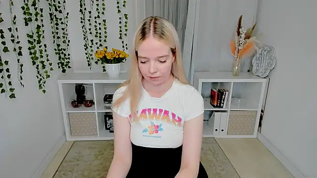 BellaMontgomery online show from June 2026 10:35:01 PM