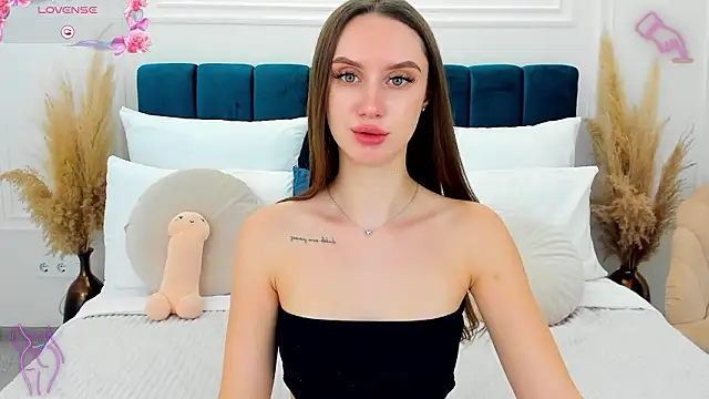 ToriSonn online show from February 2026 01:31:02 PM