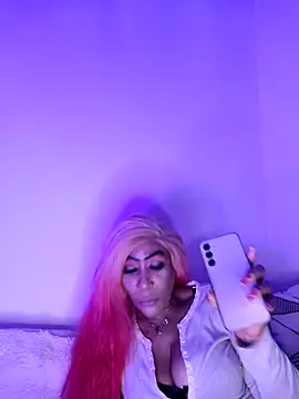 Snapshot of iamlalamilano chatting on January 2026 09:13:01 PM iamlalamilano online show from January 2026 09:13:01 PM