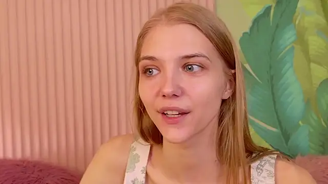 4example Chloe online show from April 2026 05:38:01 AM