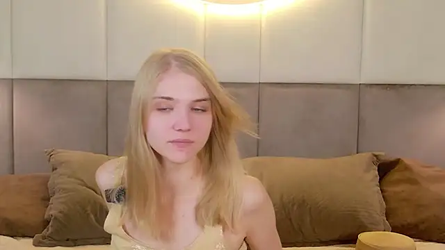 Snapshot of 4example_Chloe chatting on July 2026 05:46:02 AM 4example Chloe online show from July 2026 05:46:02 AM