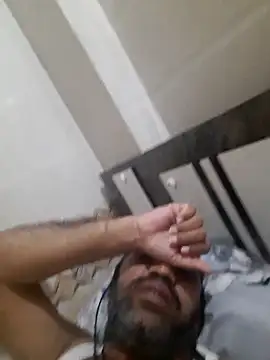 Hot-boy077 online show from September 2025 05:01:01 PM