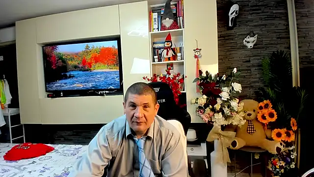 SpartacusDaddy48 online show from May 2026 03:09:02 PM