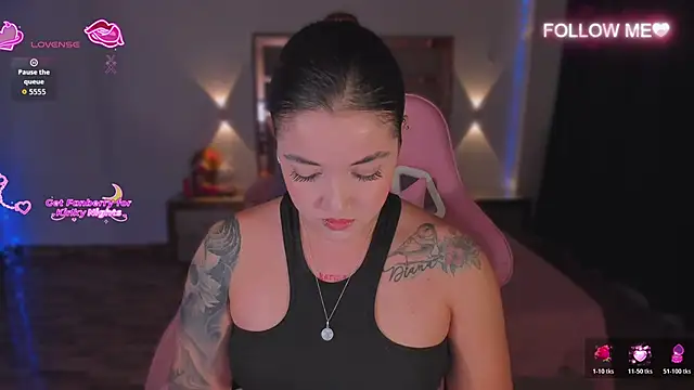 lunaarose online show from November 2025 01:48:02 AM