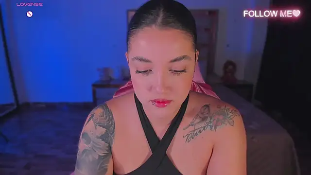 lunaarose online show from December 2025 03:23:01 AM