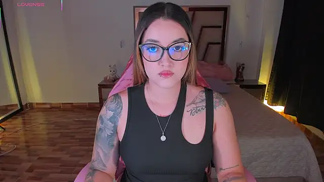 lunaarose online show from December 2025 02:29:01 AM