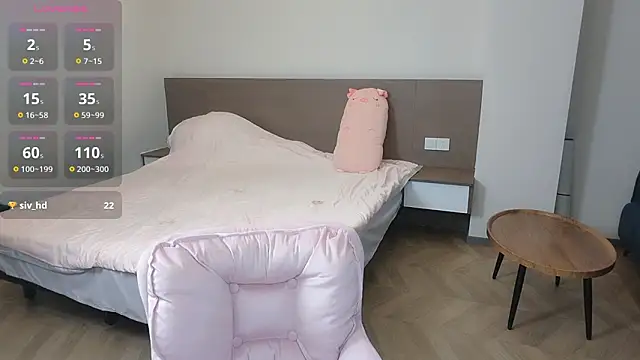 nini a online show from November 2025 08:57:02 AM