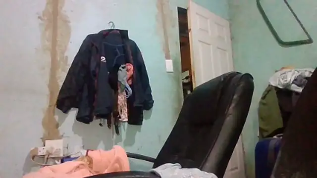 Nicky52 online show from April 2026 04:58:02 PM