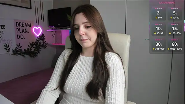 LiaWoow online show from October 2025 06:48:01 AM