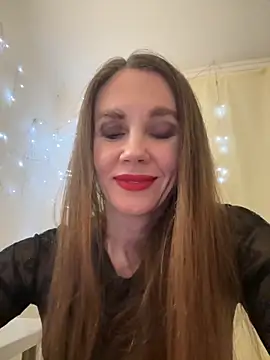 LucieMack online show from November 2025 06:31:02 PM