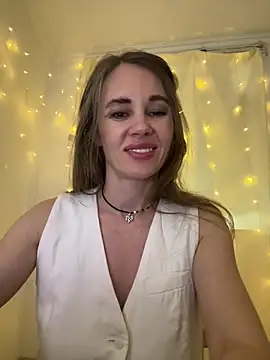 LucieMack online show from May 2026 03:42:01 PM