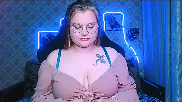 InLoveWithLife26 online show from March 2026 07:48:01 PM