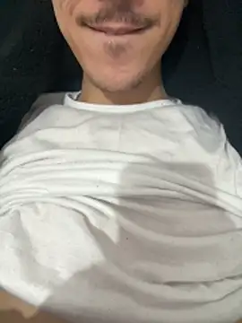 Snapshot of HitShelf chatting on February 2026 01:26:02 AM HitShelf online show from February 2026 01:26:02 AM