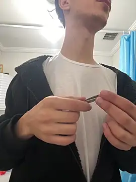 Snapshot of HitShelf chatting on February 2026 04:49:01 PM HitShelf online show from February 2026 04:49:01 PM