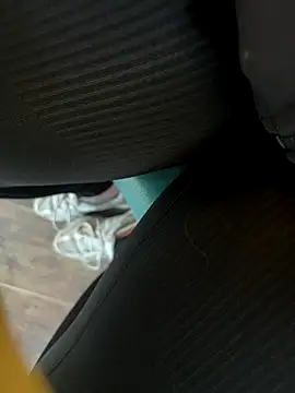 HiddenHoneyLDN online show from November 2025 01:24:01 PM