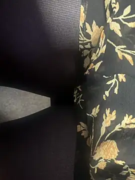 HiddenHoneyLDN online show from November 2025 11:00:01 AM