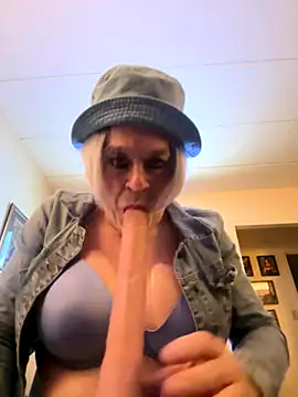 Snapshot of Tammyhoney1970 chatting on October 2025 05:27:01 AM Tammyhoney1970 online show from October 2025 05:27:01 AM