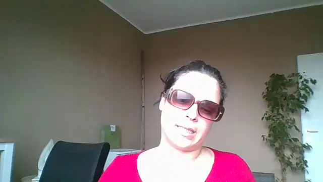 ITALIANASISIXX online show from February 2026 01:29:01 PM