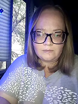 Snapshot of LillyWilly chatting on October 2025 09:48:02 AM LillyWilly online show from October 2025 09:48:02 AM