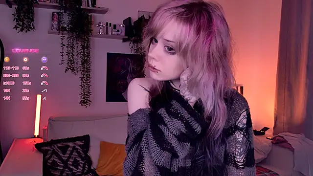 Lollyshy online show from November 2025 10:15:01 AM