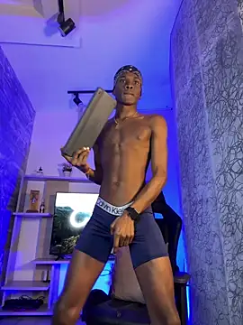 Brycce santos online show from February 2026 04:07:02 PM